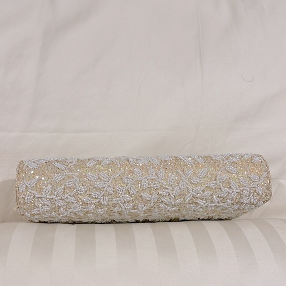 VINTAGE 1960’s LA REGALE IVORY IRIDESCENT & WHITE PEARL FULLY BEADED EVENING BAG - Picture 6 of 12